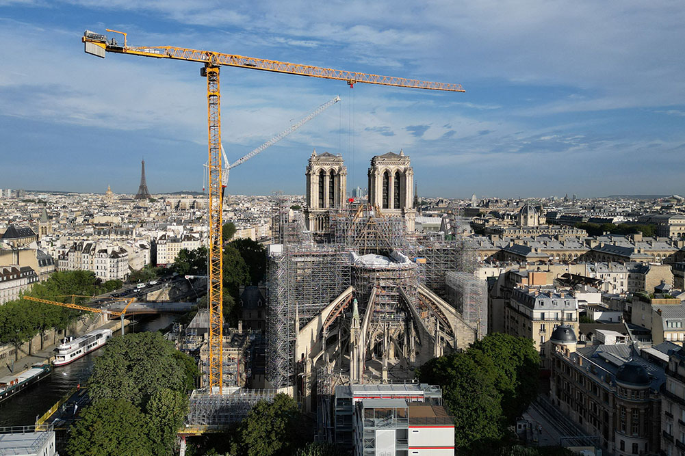 Why Pope Francis should attend the reopening of Notre Dame